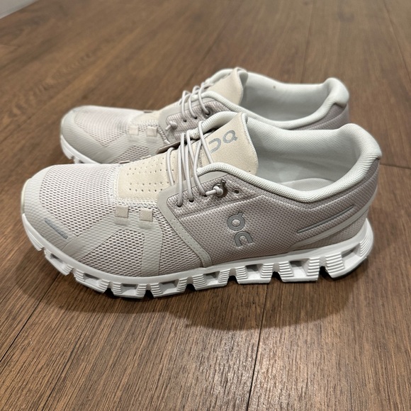 On Cloud 5 Sneakers - Picture 2 of 7